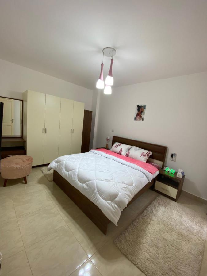 Madinaty Well-Furnished 3- Bedroom Apartment - شقة فندقيه للايجار مدينتي Madinat ash Shuruq Ngoại thất bức ảnh
