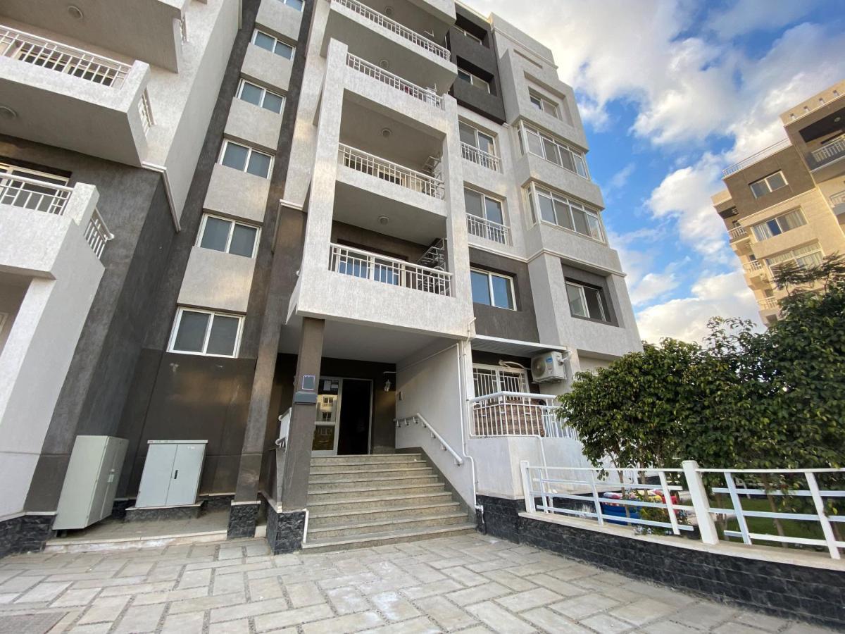 Madinaty Well-Furnished 3- Bedroom Apartment - شقة فندقيه للايجار مدينتي Madinat ash Shuruq Ngoại thất bức ảnh